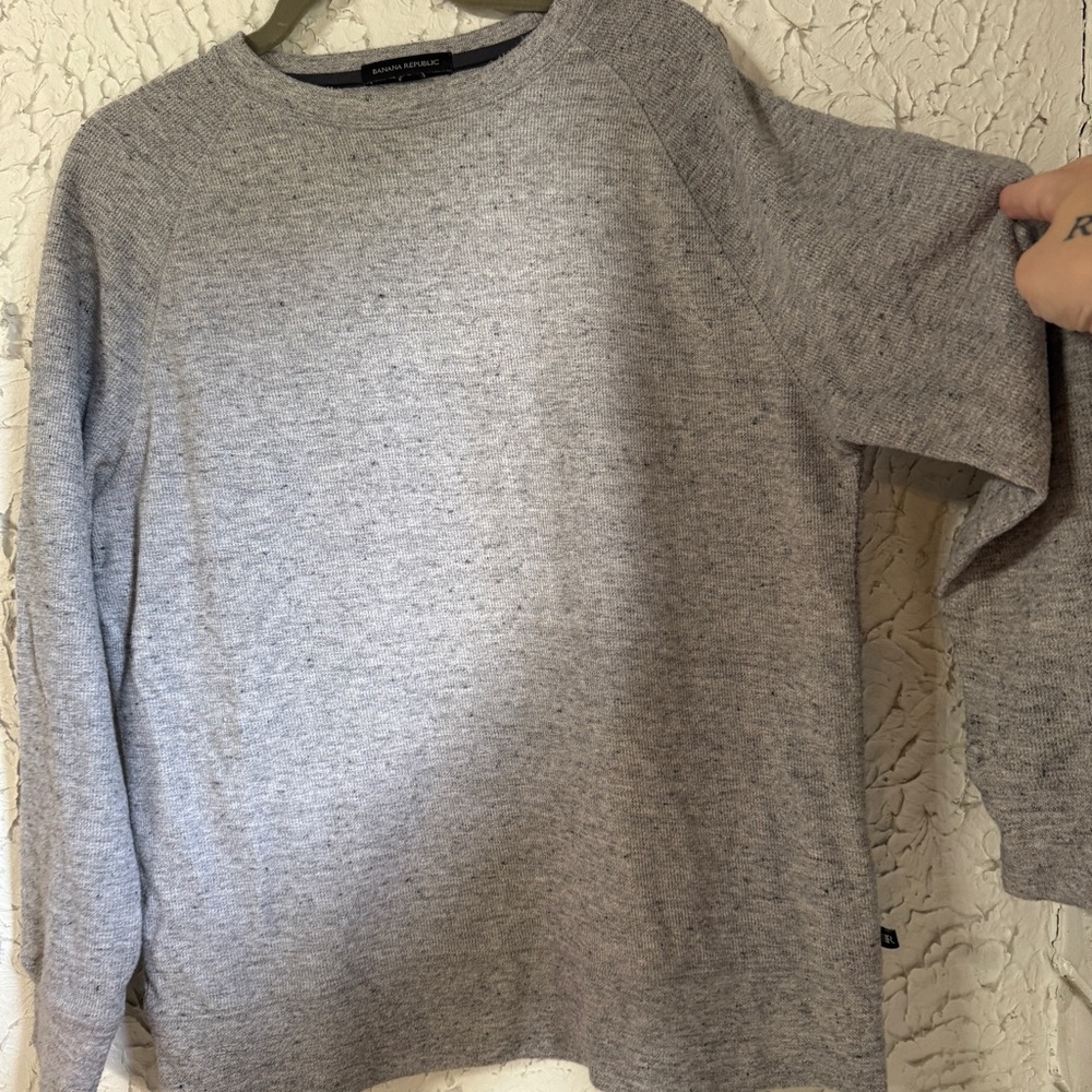 Banana Republic Heather Gray Knit Top - Picture 3 of 7